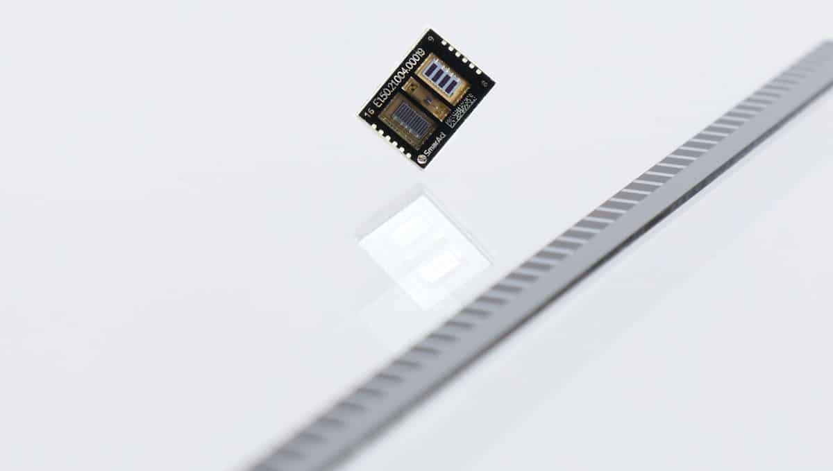 The METIRIO optical encoder from SmartAct